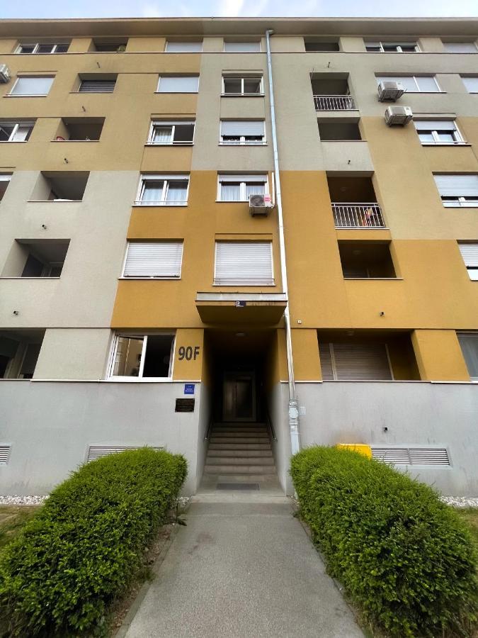 Apartman Welcome To Tresnjevka Zagreb Exterior foto